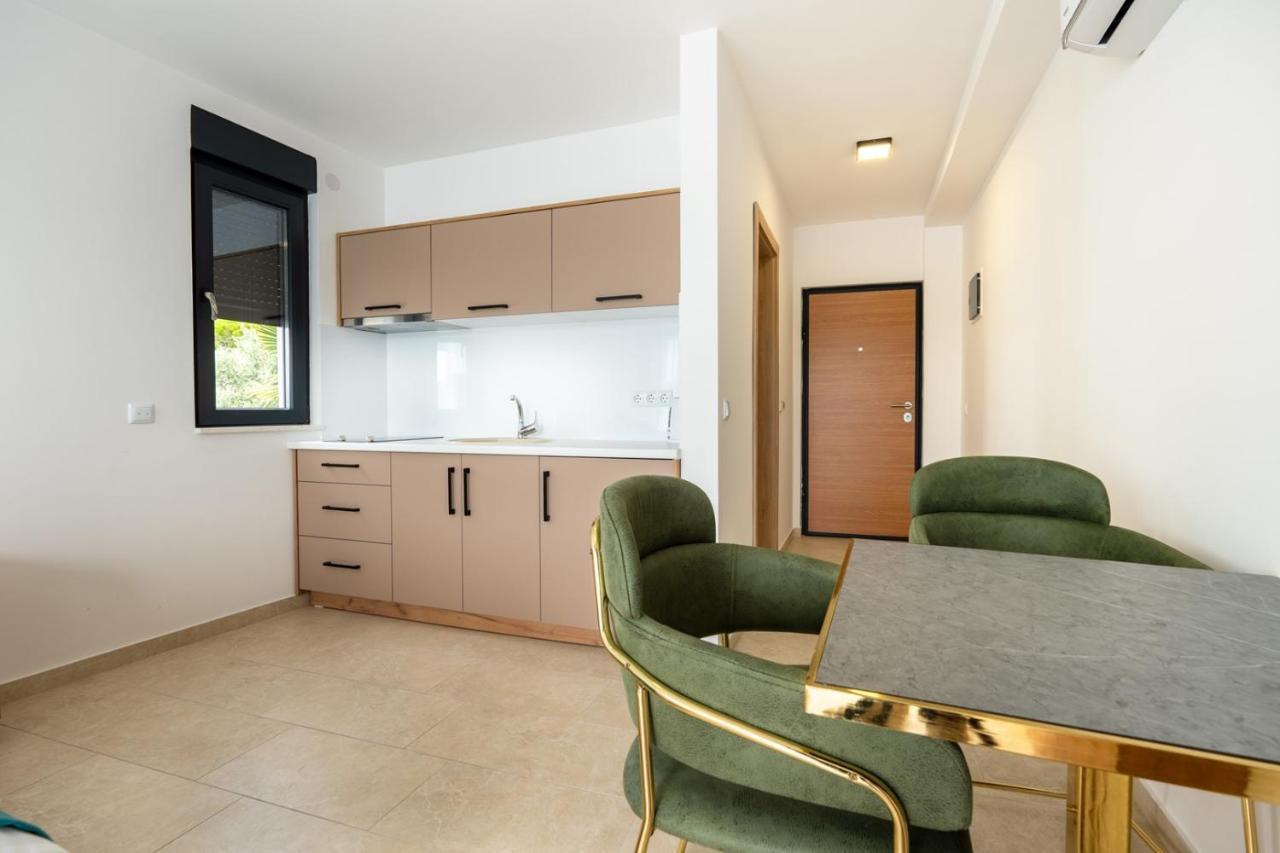 Villa Emina Sa Privatnom Plazom I Parkingom Neum Exterior foto
